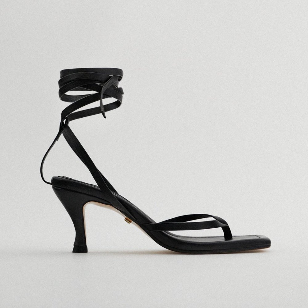 Zara Black Kitten Heel Thong Sandals
